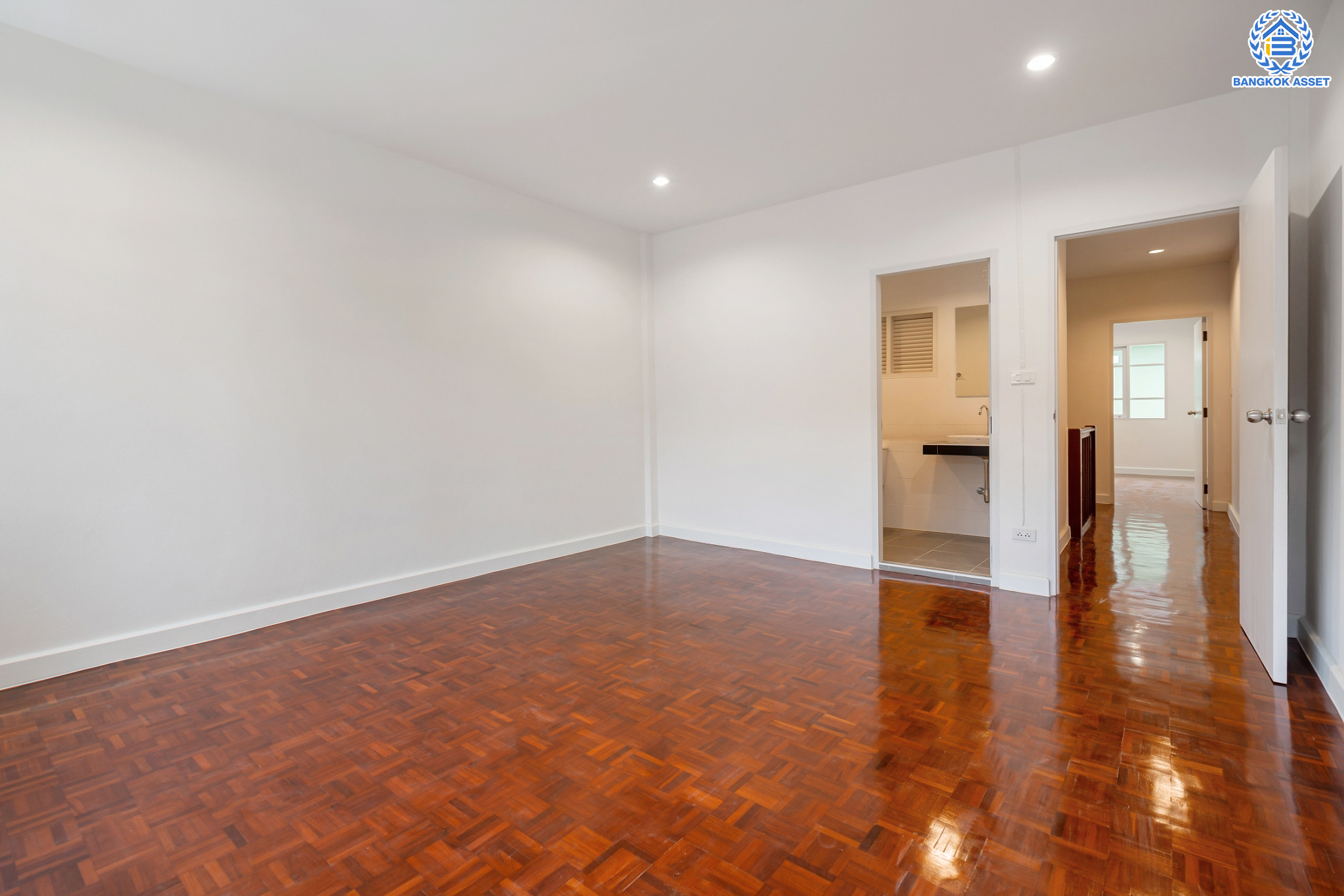 บ้านมือสองตกแต่งใหม่ ม.บุศรินทร์ บางบัวทอง เนื้อที่ 18 ตร.ว. ฟังก์ชัน 2 ห้องนอน 2 ห้องน้ำ 1 ที่จอดรถ ทำเลดี เชื่อมต่อหลายเส้นทาง ถ.กาญจนาภิเษก, ถ.รัตนาธิเบศร์, ถ.บางกรวย-ไทรน้อย และใกล้เซ็นทรัลเวสต์เกต และรถไฟฟ้าสายสีม่วง "สถานีบางพลู"...